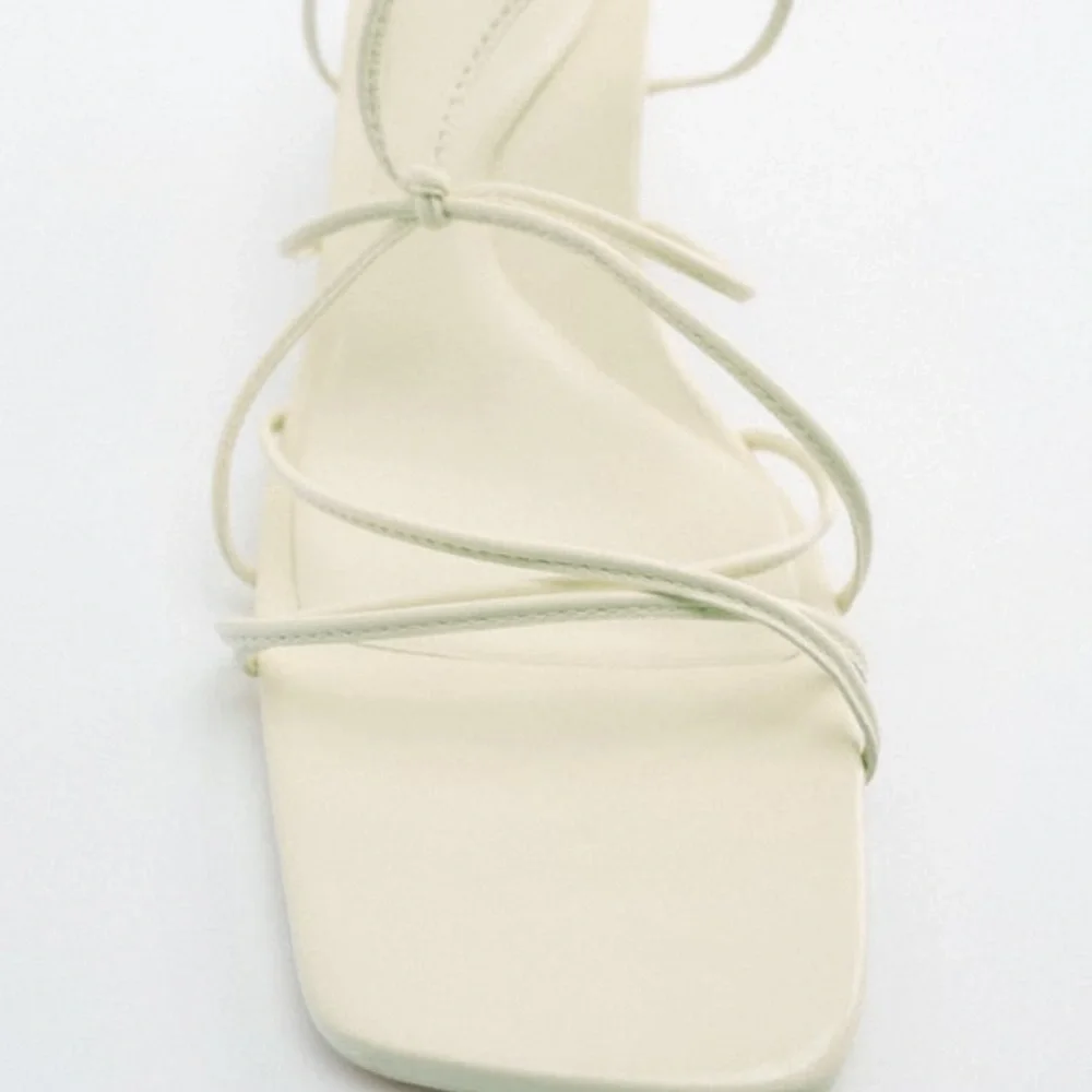 HEELED STRAPPY LEATHER SANDALS - Picture 2 of 7